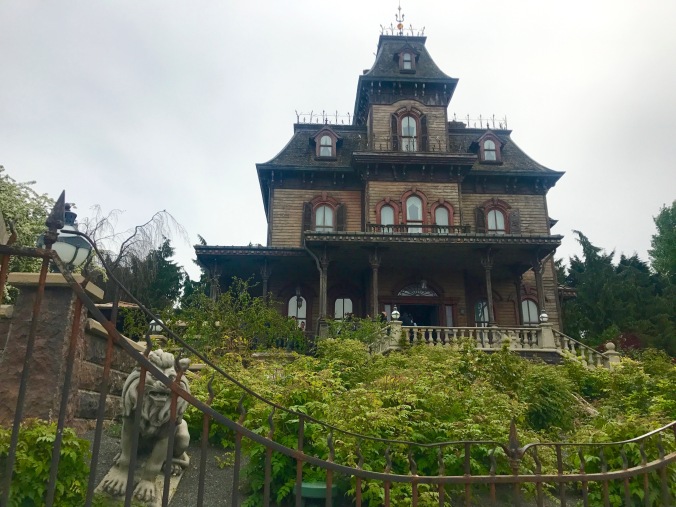 disney land paris haunted house